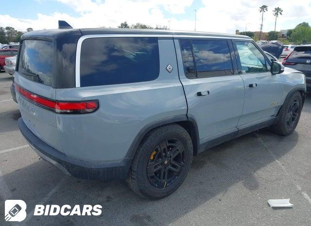 7PDSGABA0PN019590 2023 Rivian R1S photo no. 4