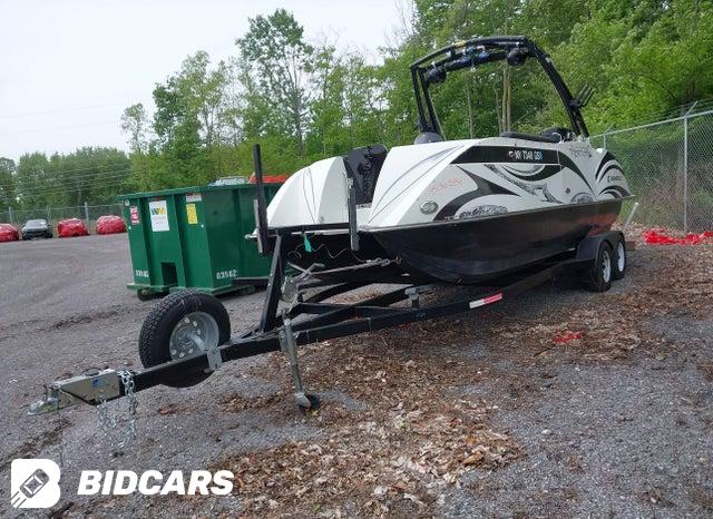 REC23658E516      2016 Caravelle Razor photo no. 2