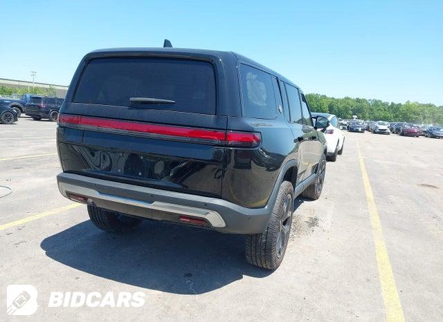 7PDSGABA1PN028802 2023 Rivian R1S photo no. 4