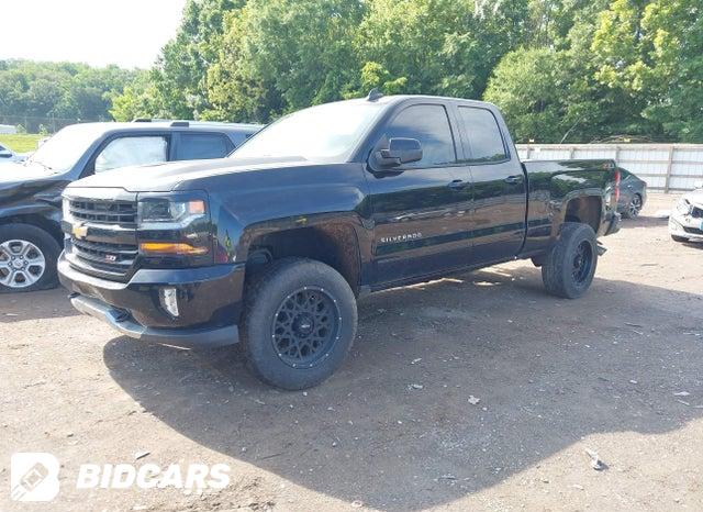 1GCVKREC5JZ347375 2018 Chevrolet Silverado 1500 photo no. 2