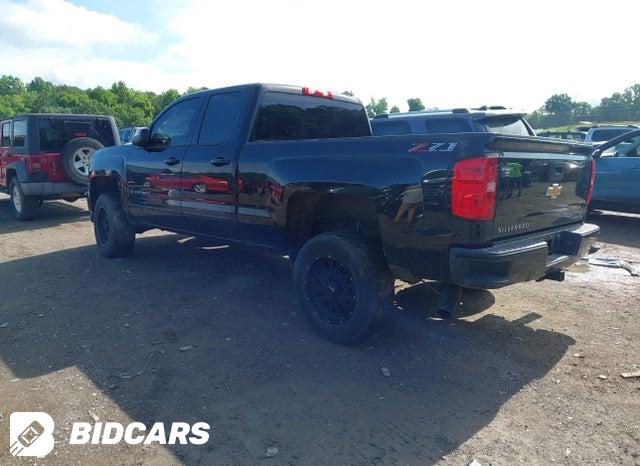 1GCVKREC5JZ347375 2018 Chevrolet Silverado 1500 photo no. 3