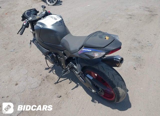 JS1GN7FAXT7101075 2026 Suzuki GSX-R600 photo no. 3
