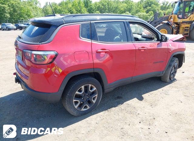 3C4NJDDB1JT361702 2018 Jeep Compass photo no. 4
