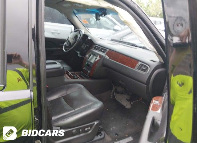 3GNVKGE00AG260856 2010 Chevrolet Avalanche 1500 photo no. 5