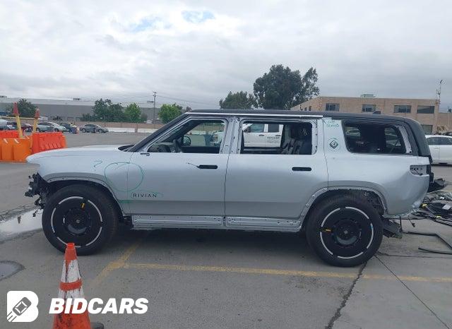 7PDSGBBAXSN052871 2025 Rivian R1S photo no. 15