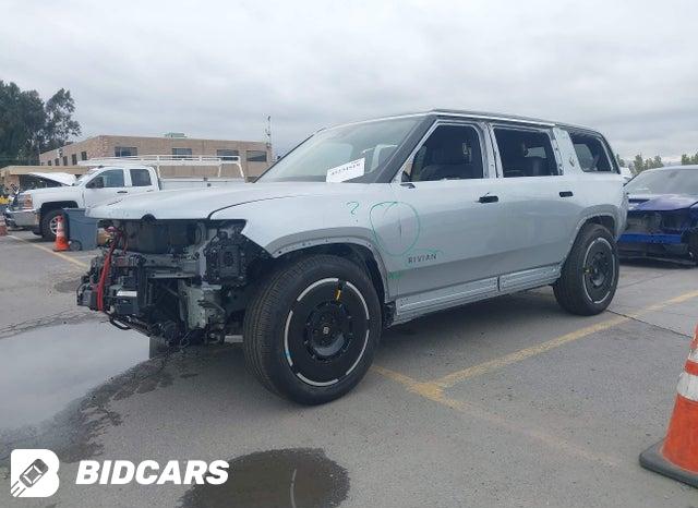 7PDSGBBAXSN052871 2025 Rivian R1S photo no. 2