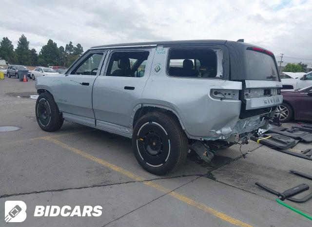 7PDSGBBAXSN052871 2025 Rivian R1S photo no. 3