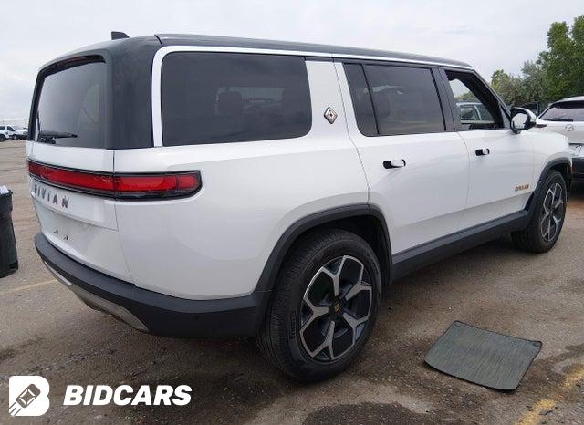7PDSGABA6PN004916 2023 Rivian R1S photo no. 4