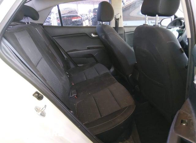3KPA24AD7LE312965 2020 KIA Rio photo no. 8