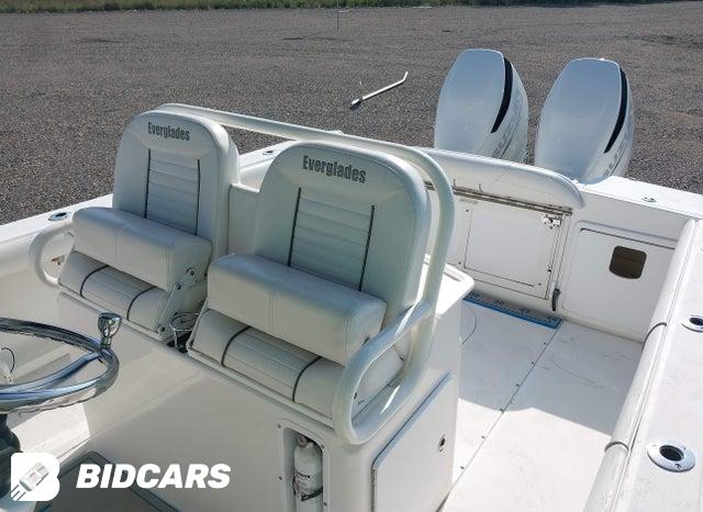 RJDA0189H708      2007 Everglades Center Console photo no. 8