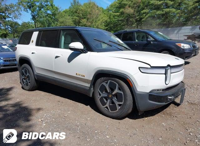 7PDSGABA6RN042505 2024 Rivian R1S photo no. 1