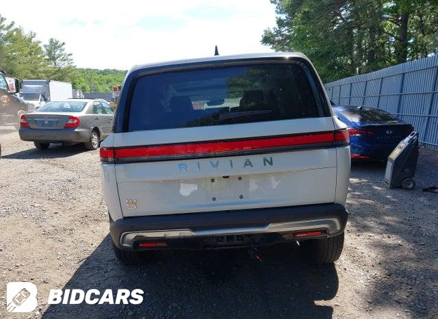 7PDSGABA6RN042505 2024 Rivian R1S photo no. 16