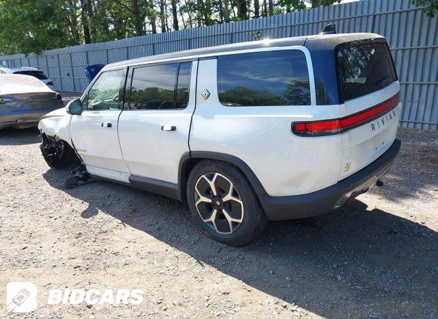 7PDSGABA6RN042505 2024 Rivian R1S photo no. 3