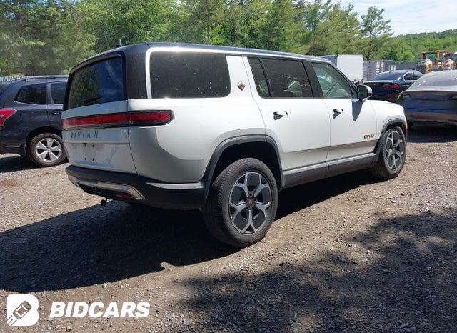 7PDSGABA6RN042505 2024 Rivian R1S photo no. 4