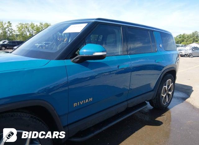 7PDSGABA3PN014299 2023 Rivian R1S photo no. 14