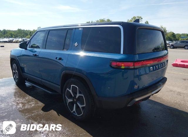 7PDSGABA3PN014299 2023 Rivian R1S photo no. 3