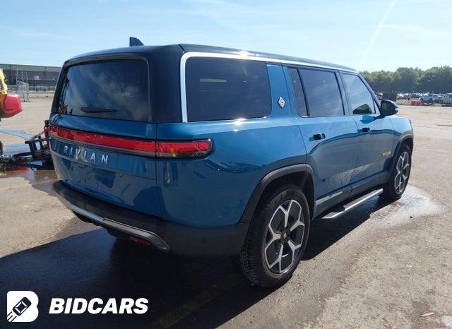 7PDSGABA3PN014299 2023 Rivian R1S photo no. 4