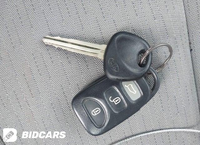 KNAHG8C80A7303770 2010 KIA Rondo photo no. 11