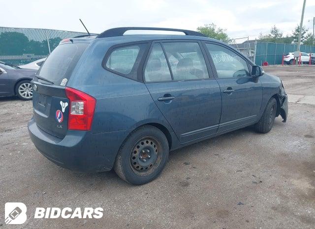 KNAHG8C80A7303770 2010 KIA Rondo photo no. 4