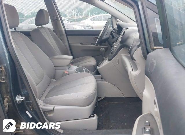 KNAHG8C80A7303770 2010 KIA Rondo photo no. 5