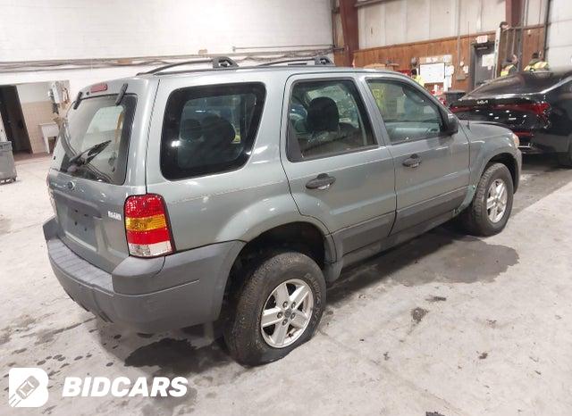 1FMYU92Z95KA55660 2005 Ford Escape photo no. 4