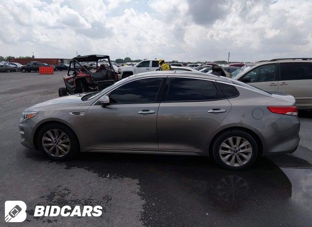 5XXGU4L39GG045317 2016 KIA Optima photo no. 14