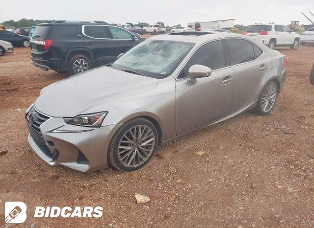 JTHBA1D22H5049026 2017 Lexus IS photo no. 2
