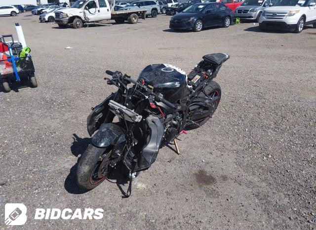 JS1DM11F3K7100015 2019 Suzuki GSX-R1000 photo no. 2