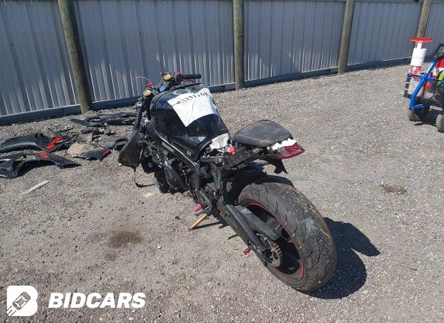 JS1DM11F3K7100015 2019 Suzuki GSX-R1000 photo no. 3
