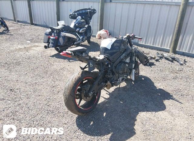 JS1DM11F3K7100015 2019 Suzuki GSX-R1000 photo no. 4