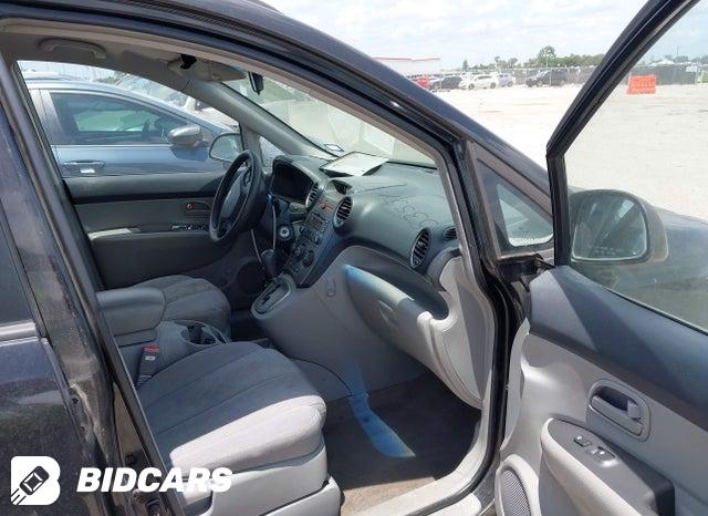 KNAFG526977082393 2007 KIA Rondo photo no. 5