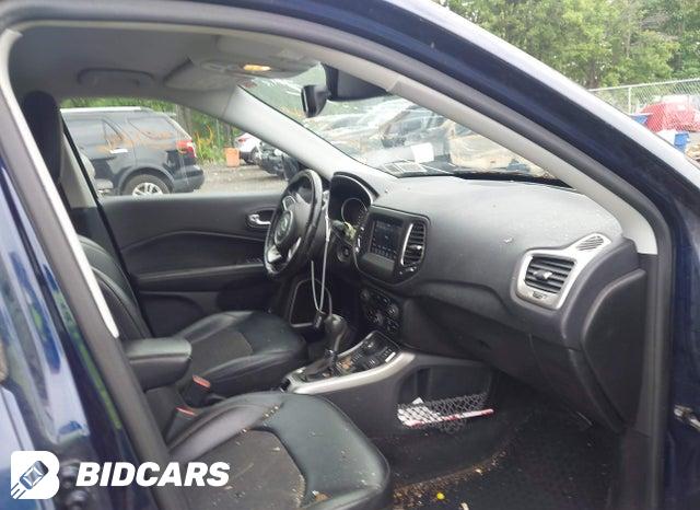 3C4NJDBB3JT100106 2018 Jeep Compass photo no. 5