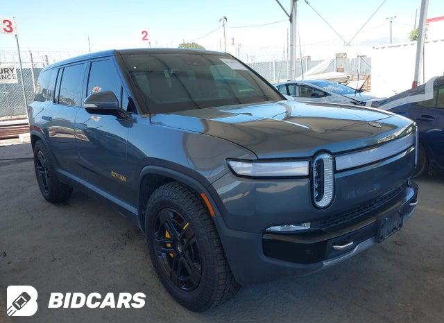 7PDSGABA6PN013227 2023 Rivian R1S photo no. 1