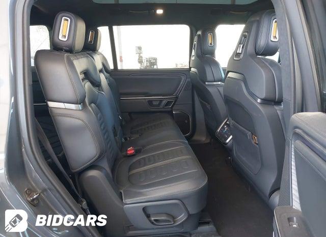 7PDSGABA6PN013227 2023 Rivian R1S photo no. 8