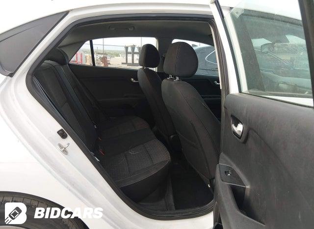 3KPA24AB1KE217055 2019 KIA Rio photo no. 8