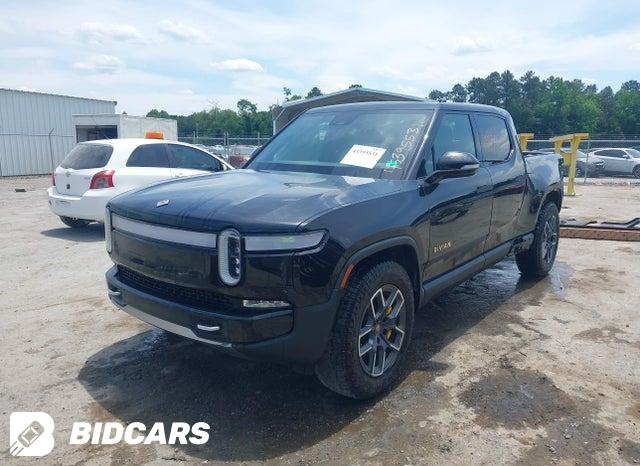 7FCTGAAL8NN004602 2022 Rivian R1T photo no. 2