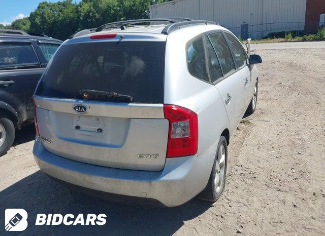 KNAFG526187194039 2008 KIA Rondo photo no. 4