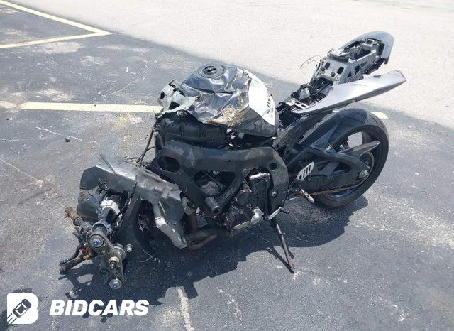 JS1GR7KA772102374 2007 Suzuki GSX-R750 photo no. 2