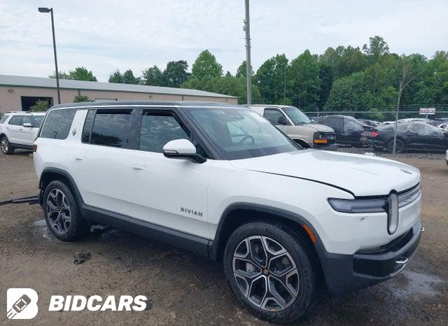 7PDSGBBA6SN047196 2025 Rivian R1S photo no. 1