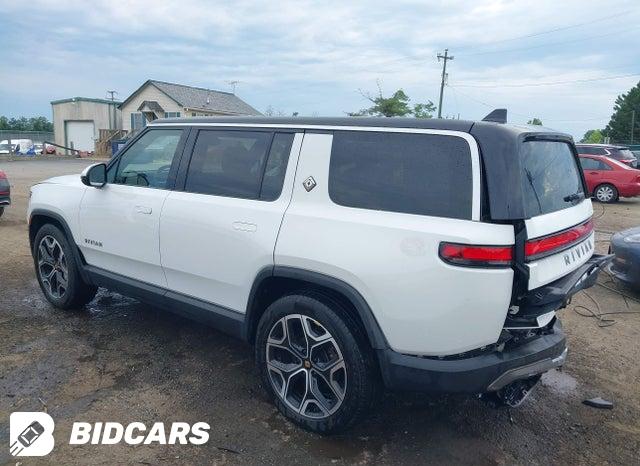 7PDSGBBA6SN047196 2025 Rivian R1S photo no. 3