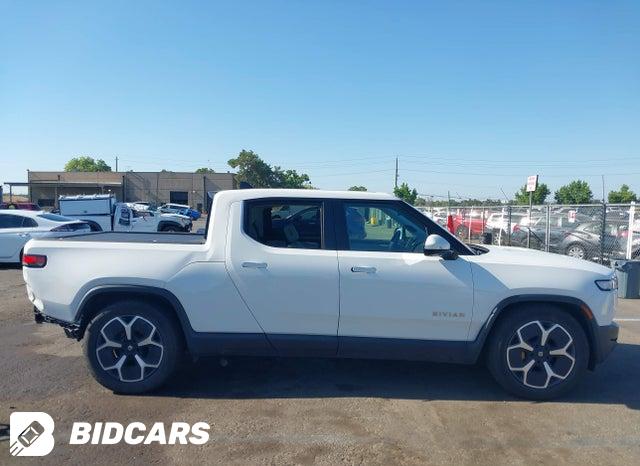 7FCTGAAA3NN013254 2022 Rivian R1T photo no. 13