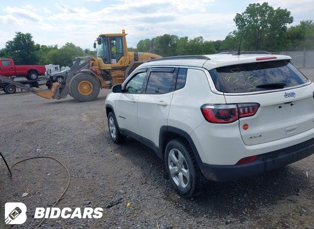 3C4NJDBB7KT630855 2019 Jeep Compass photo no. 3