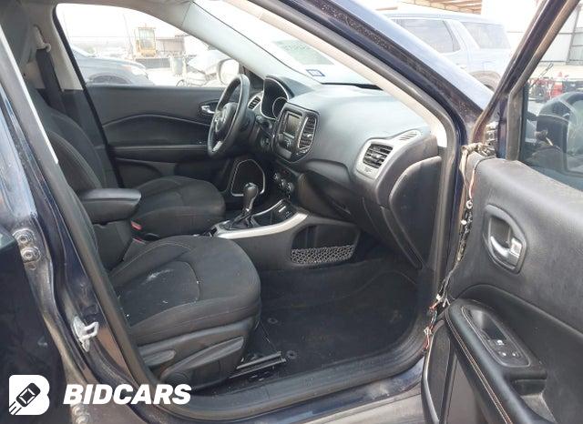 3C4NJCAB4JT214949 2018 Jeep Compass photo no. 5