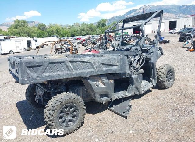 3JB7GAX22PK000031 2023 Can-Am Defender photo no. 4