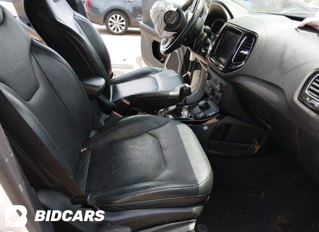 3C4NJDCB8JT175205 2018 Jeep Compass photo no. 5