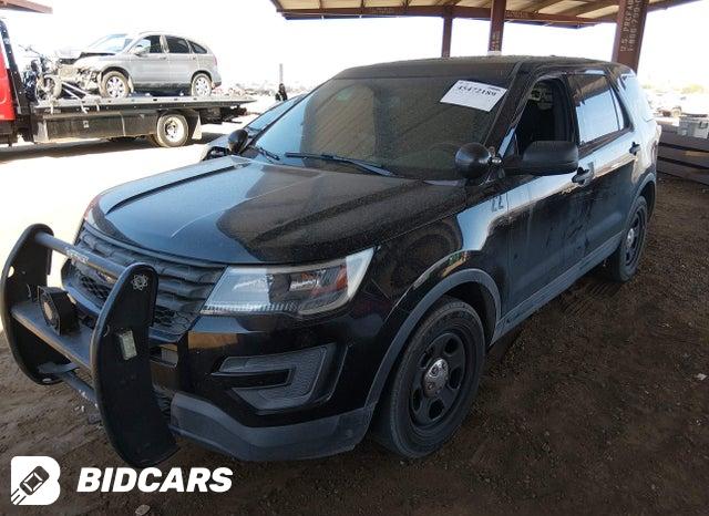 1FM5K8AR6GGC08070 2016 Ford Utility Police Interceptor photo no. 2