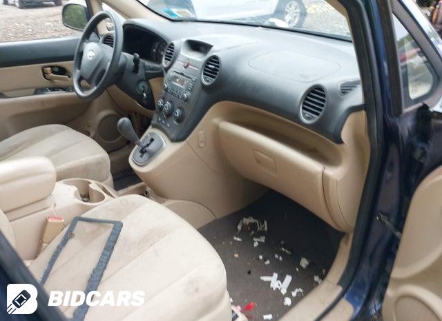 KNAFG525687165174 2008 KIA Rondo photo no. 5