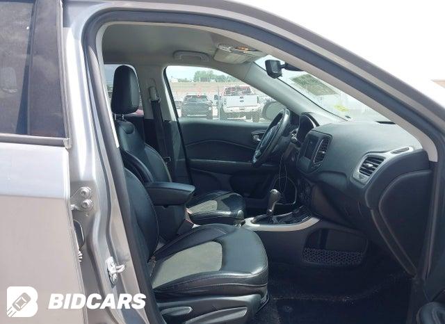 3C4NJDBB1KT767922 2019 Jeep Compass photo no. 5