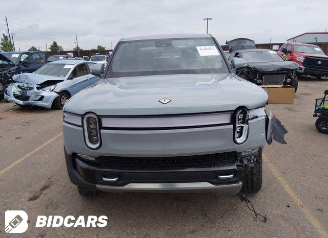 7FCTGAAA5NN009948 2022 Rivian R1T photo no. 13