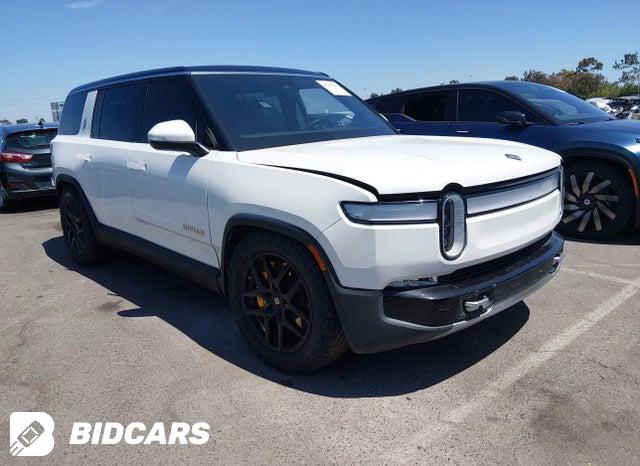 7PDSGABA6PN017536 2023 Rivian R1S photo no. 1